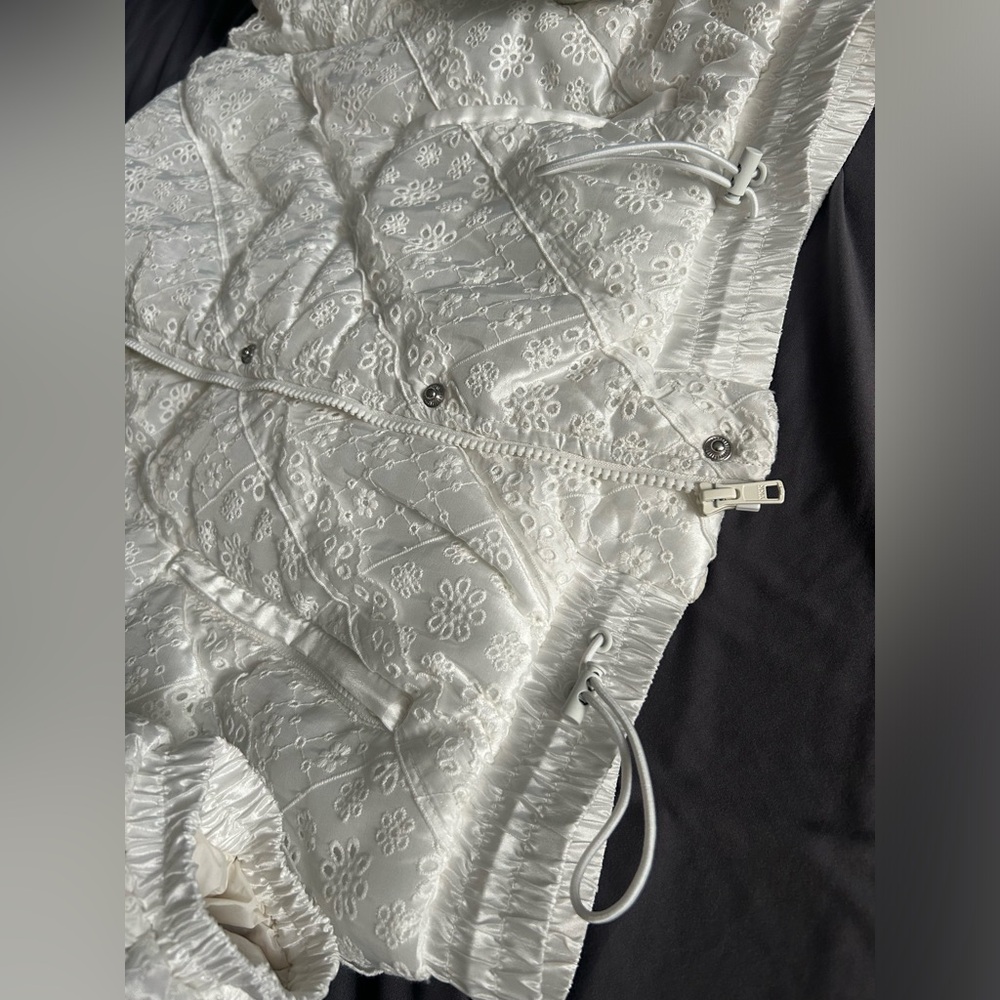 NWT ~ ๐ค๐ For Love & Lemons Sloane Eyelet Puffer Coat Small - Picture 4 of 10